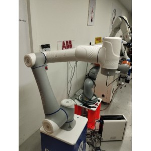 DOBOTs CR10 Cobot with CC16X Controller