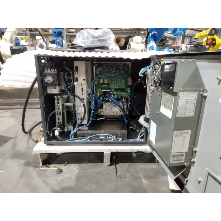 Industrial Robot YASKAWA MOTOMAN GP12