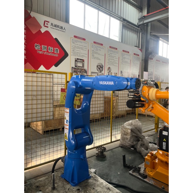 Industrial Robot YASKAWA MOTOMAN GP7