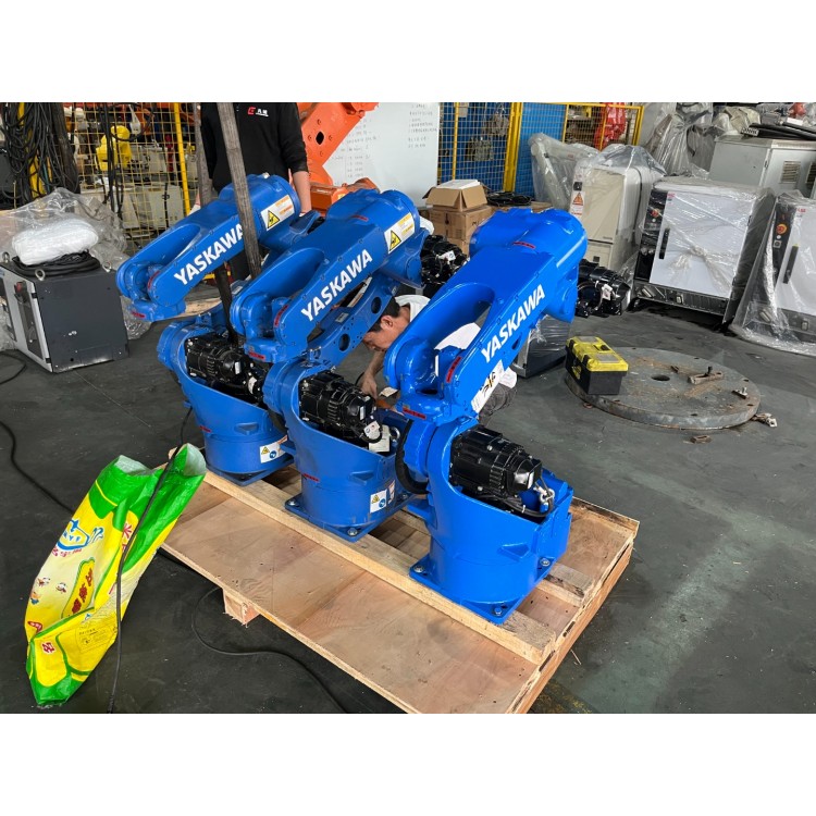 Industrial Robot YASKAWA MOTOMAN GP12