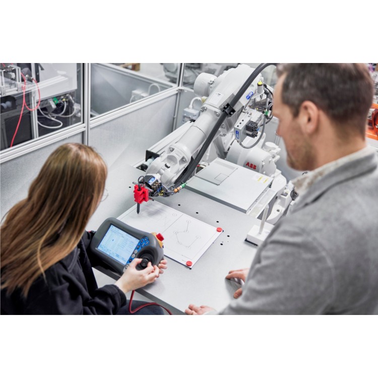 ABB Robot & UR Cobot Training