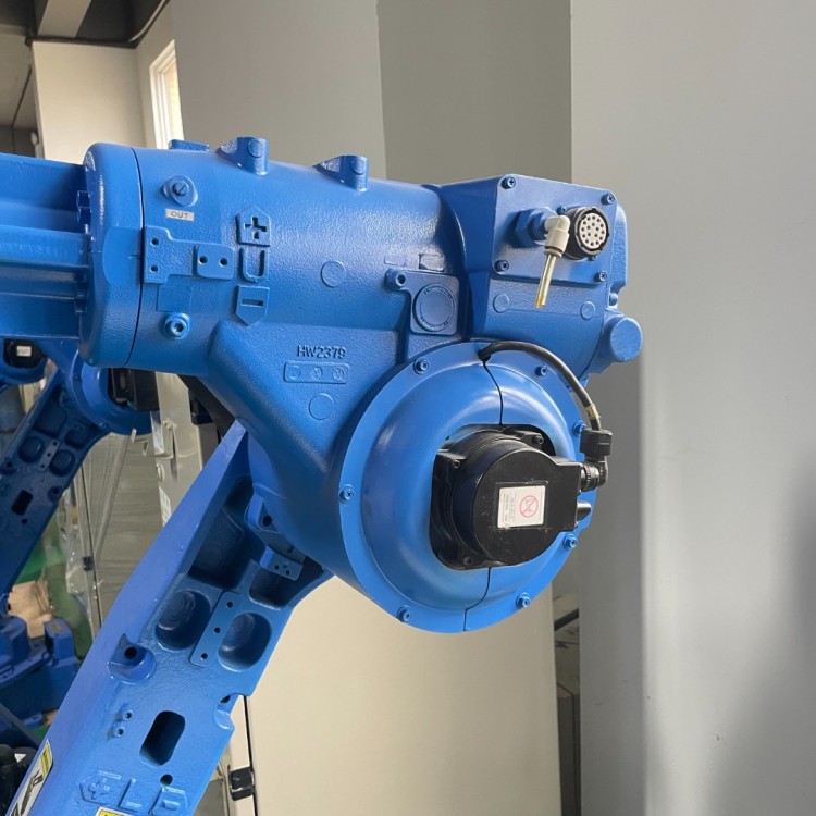 Motoman HP20D Industrial Robot