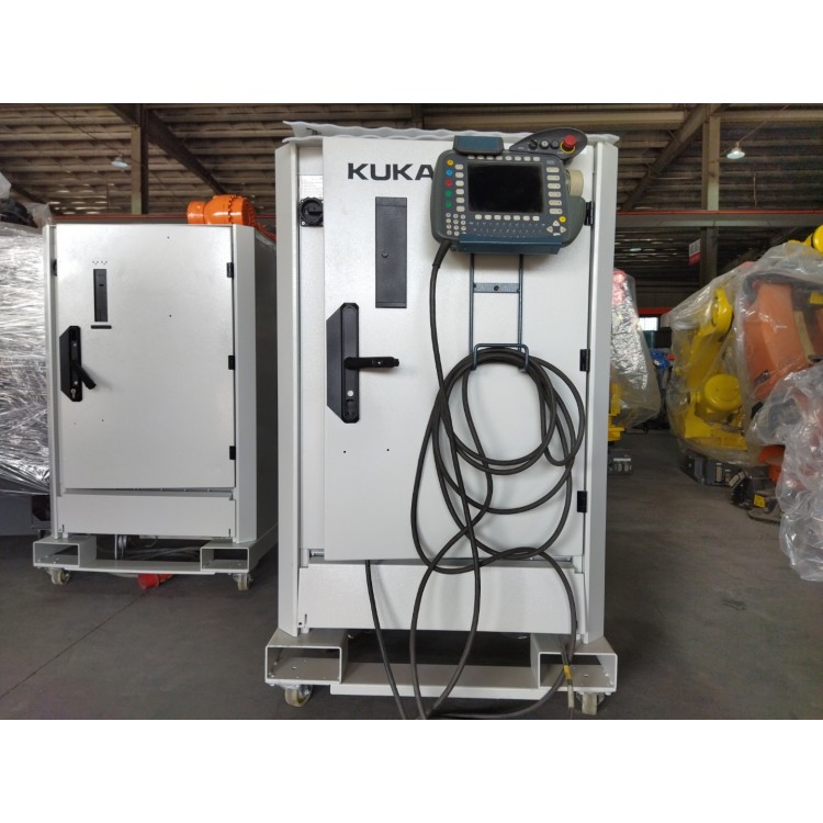 KUKA KR 210 R2700 with KR C2 ED05