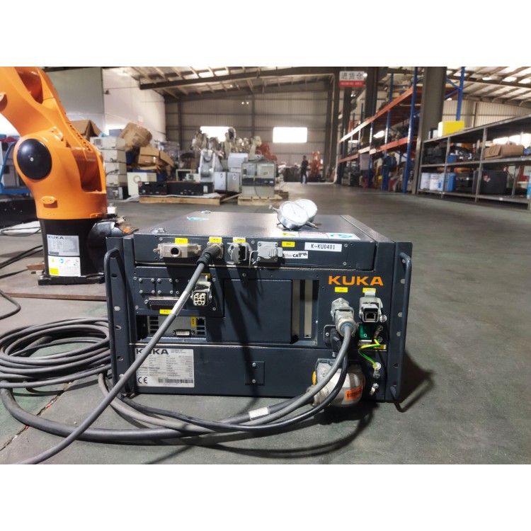 KUKA Agilus KR6 R700 Fivve