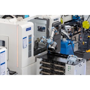 RoboTend Feeder for Robot Applications