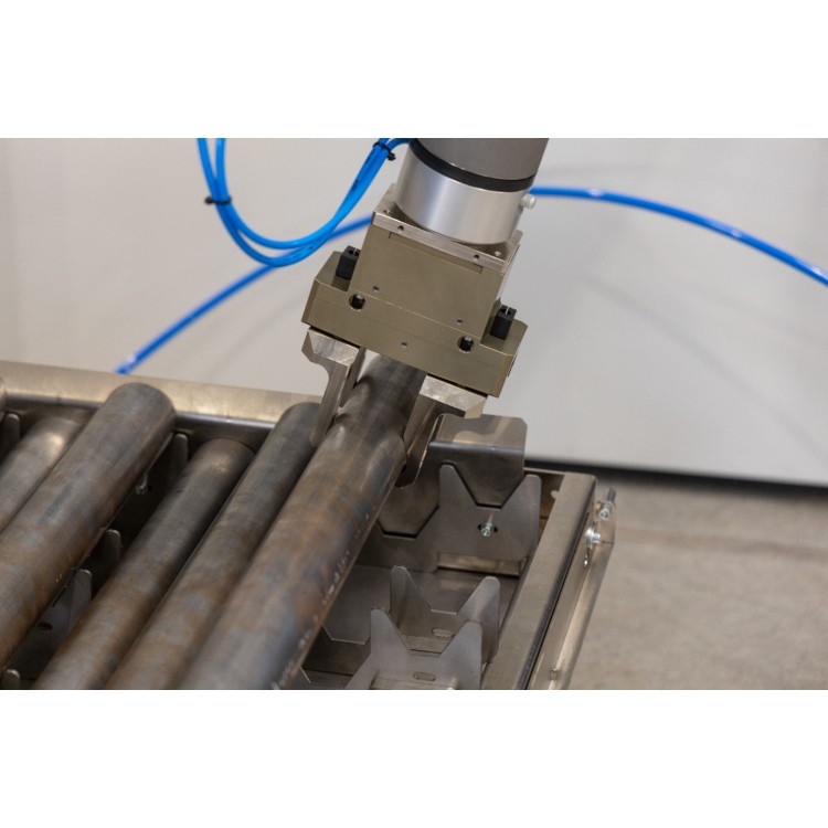 RoboTend Feeder for Robot Applications