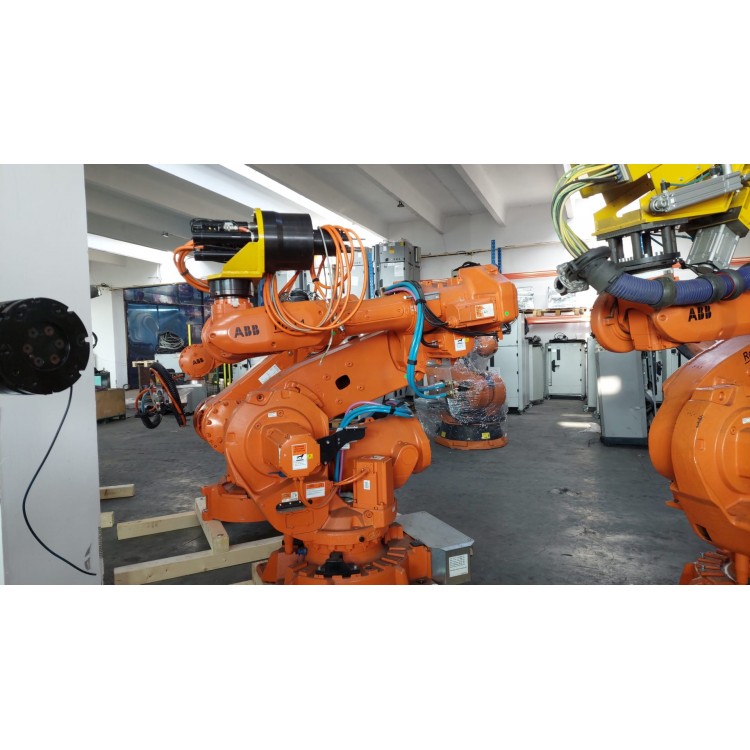 ABB IRC5 IRB 6640-180/2.55 M004 Robot